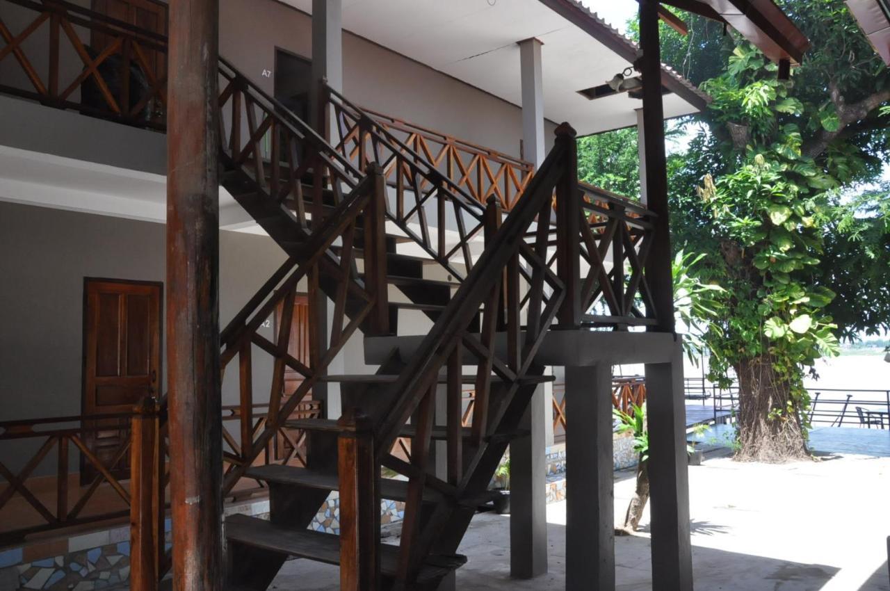 Pilgrim'S Kitchen & Inn Savannakhet Luaran gambar