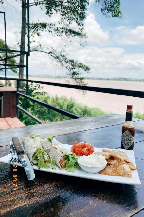 Pilgrim'S Kitchen & Inn Savannakhet Luaran gambar