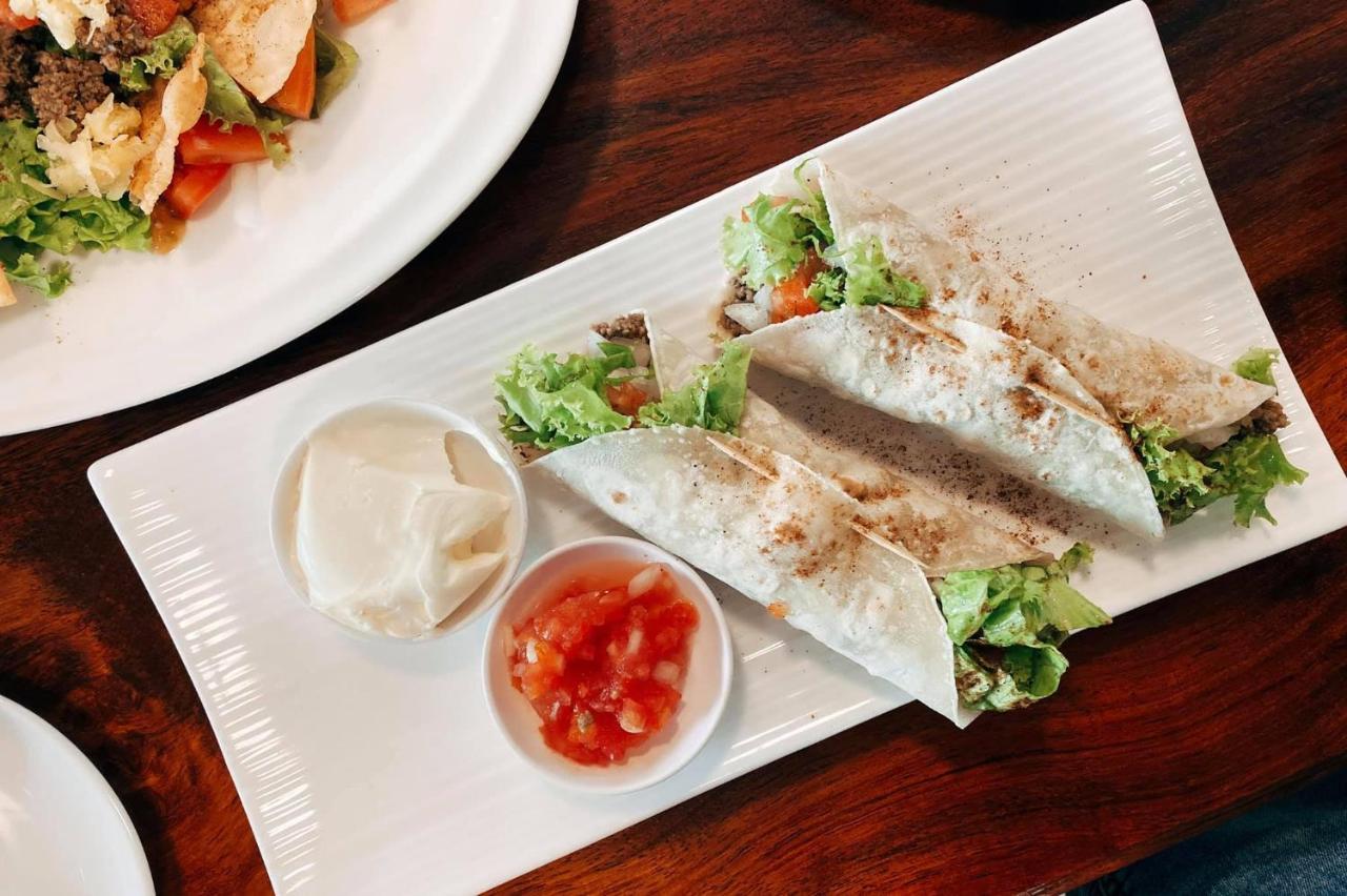 Pilgrim'S Kitchen & Inn Savannakhet Luaran gambar