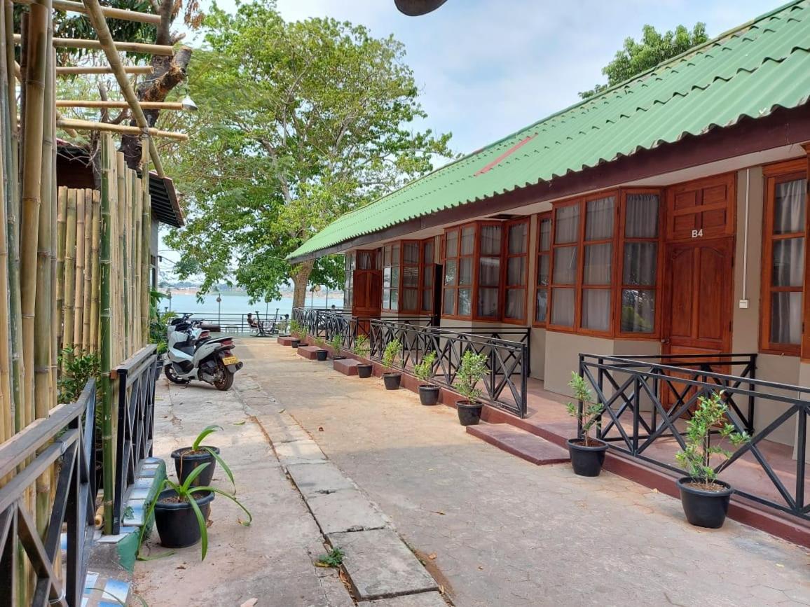 Pilgrim'S Kitchen & Inn Savannakhet Luaran gambar
