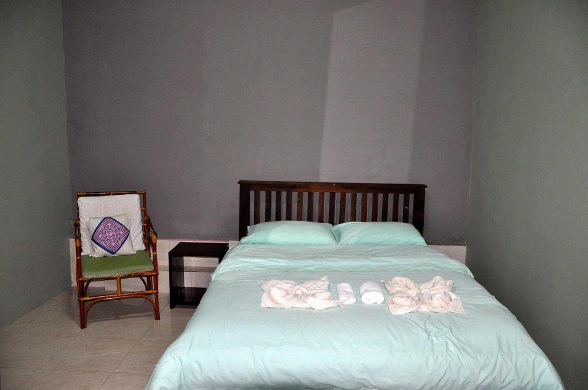 Pilgrim'S Kitchen & Inn Savannakhet Luaran gambar