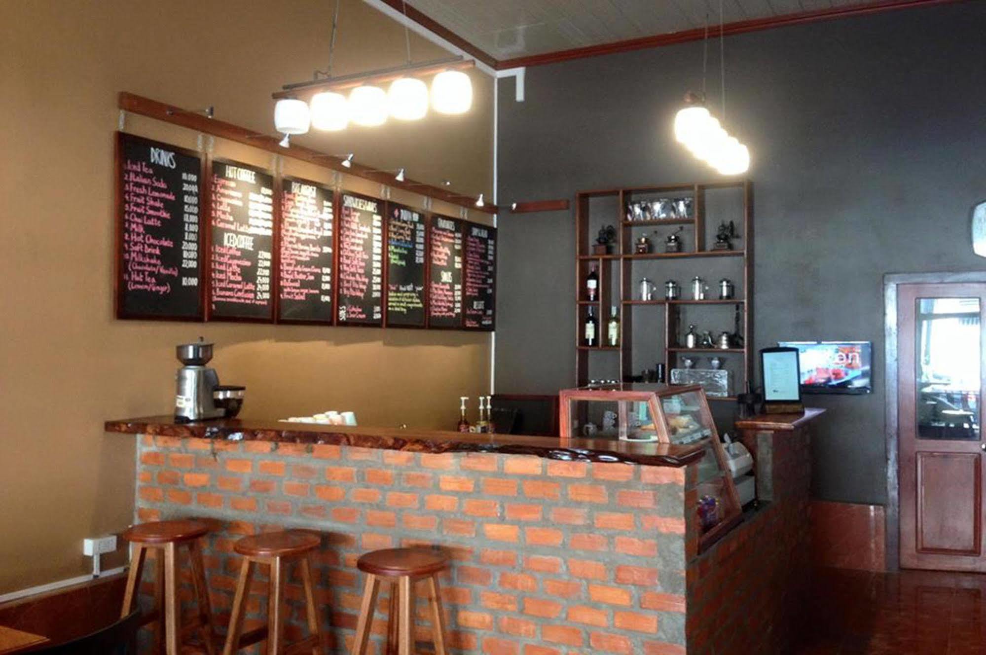 Pilgrim'S Kitchen & Inn Savannakhet Luaran gambar